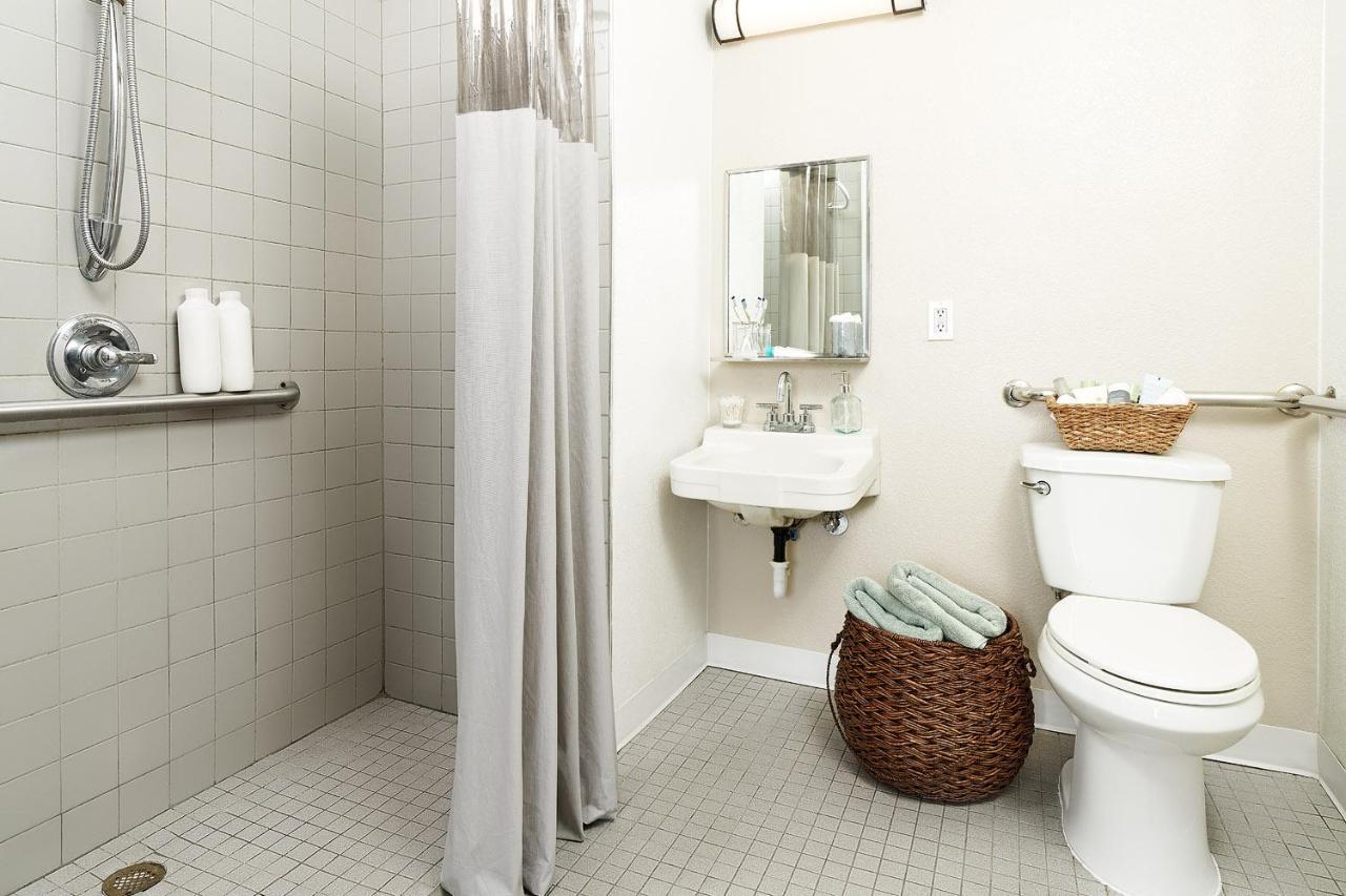 InTown Suites Extended Stay Louisville KY - Wattbourne Lane Extérieur photo