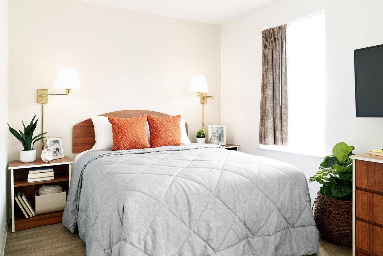 InTown Suites Extended Stay Louisville KY - Wattbourne Lane Extérieur photo