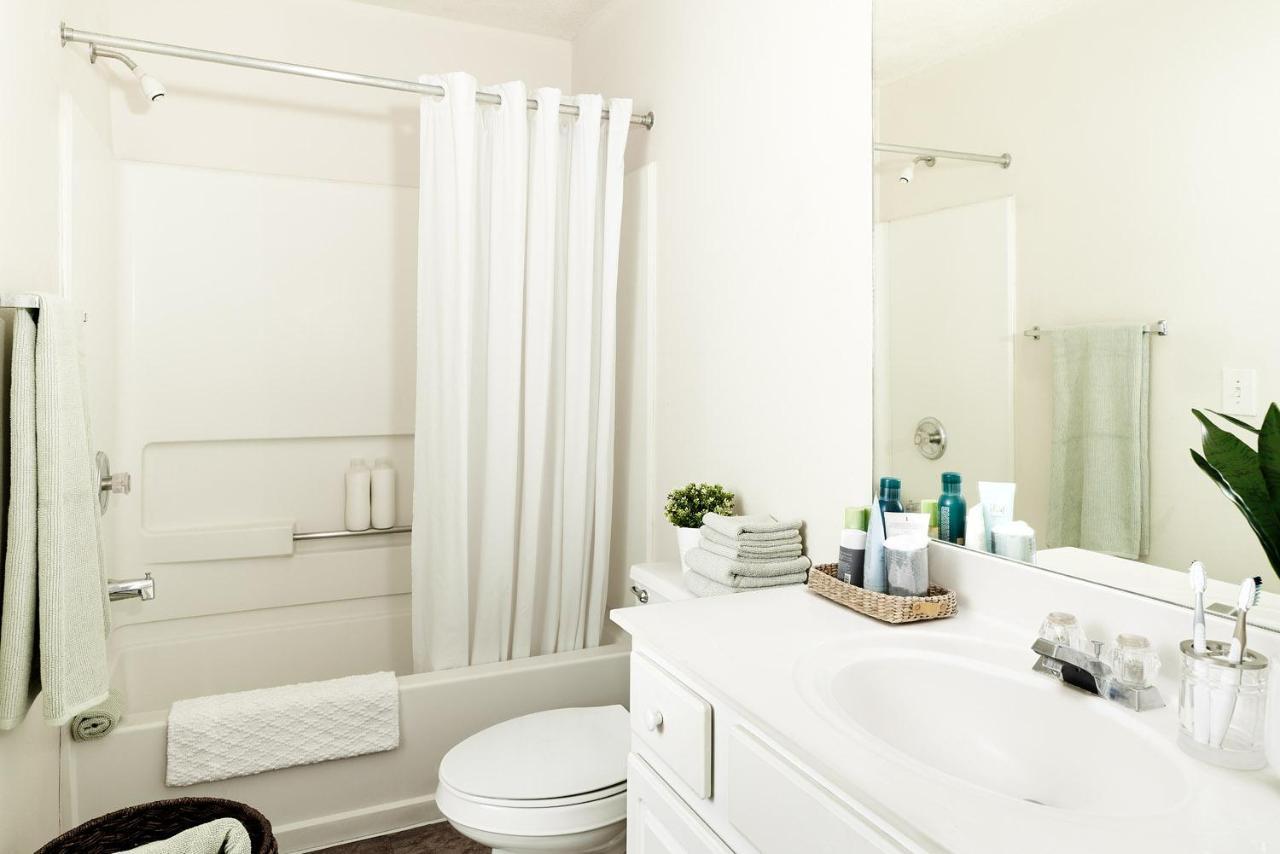InTown Suites Extended Stay Louisville KY - Wattbourne Lane Extérieur photo